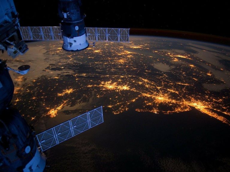 «Суперхаббл» и мощные наземные телескопы: планы США на ближайшие 10 лет в космосе