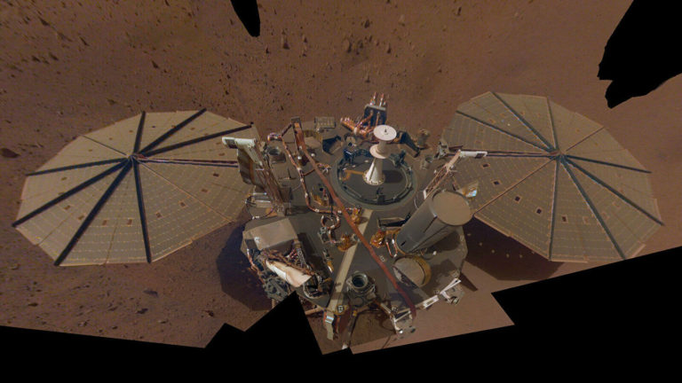Зонд НАСА InSight скоро перестанет работать из-за пыли
