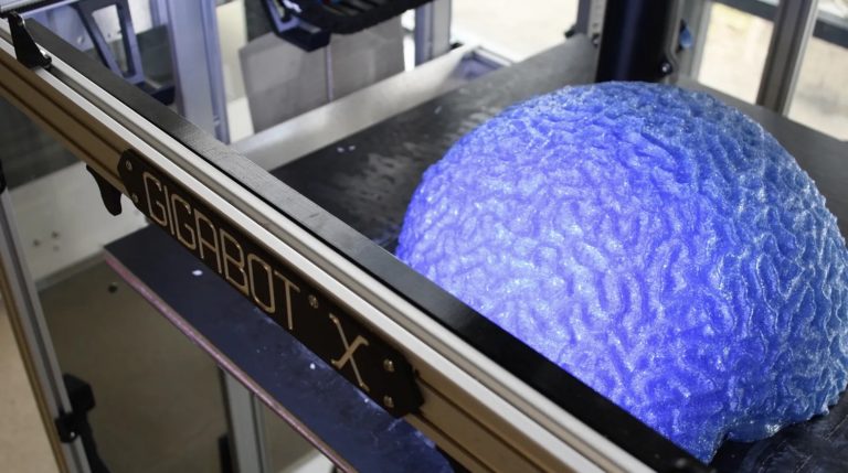 3D-принтер напечатает из мусора полезную вещь прямо на месте