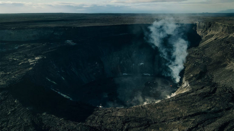 Геологи разобрались, как появился самый активный вулкан в мире