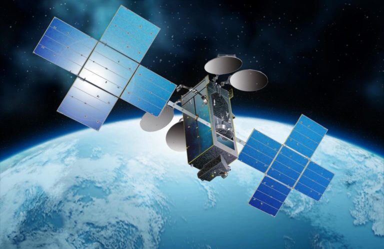 SpaceX запустит самый тяжелый спутник в истории: он весит больше 9 тонн