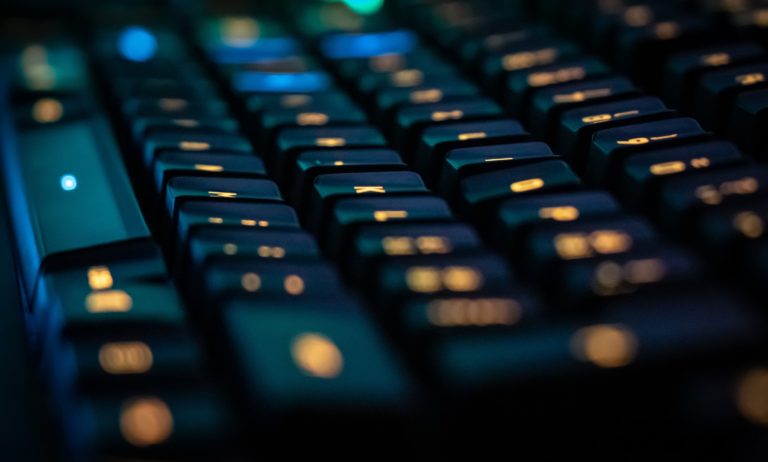 Тысячи самых популярных сайтов собирают информацию о пользователях еще до отправки