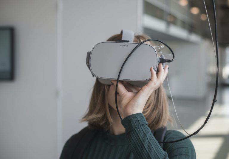 Виртуальная школа: как историю и физику можно изучать с помощью VR и AR