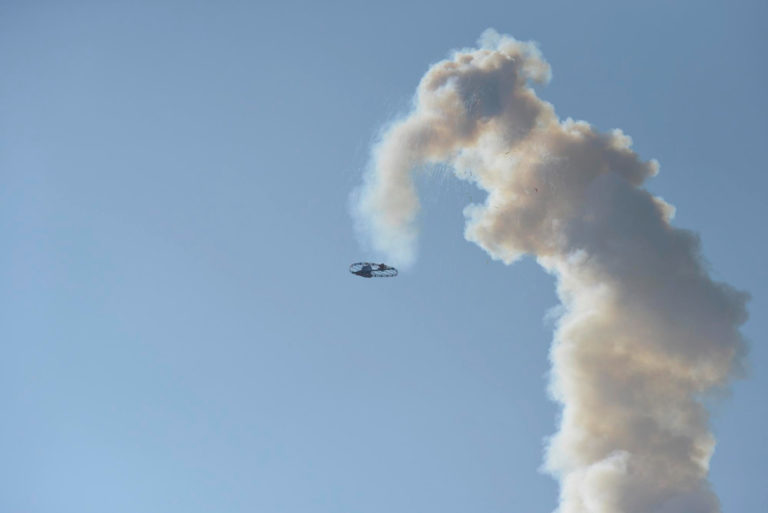 Вышедшая из-под контроля китайская ракета скоро упадет обратно на Землю. Что происходит