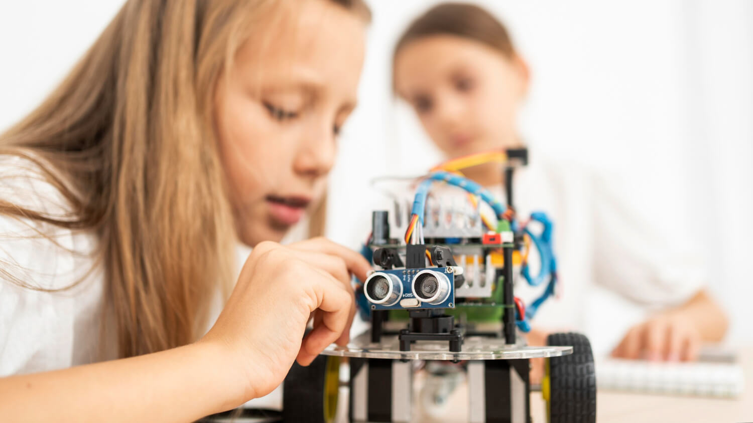 Как обучать детей робототехнике и что для этого нужно