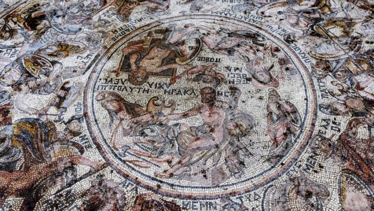 Найдена 1600-летняя мозаика: на ней 40 любовниц Нептуна и Геракл