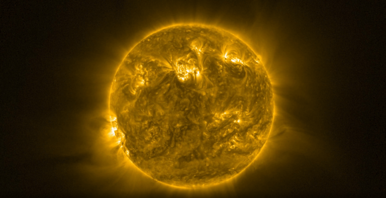 На эпической анимации видно, как Solar Orbiter приближается к Солнцу