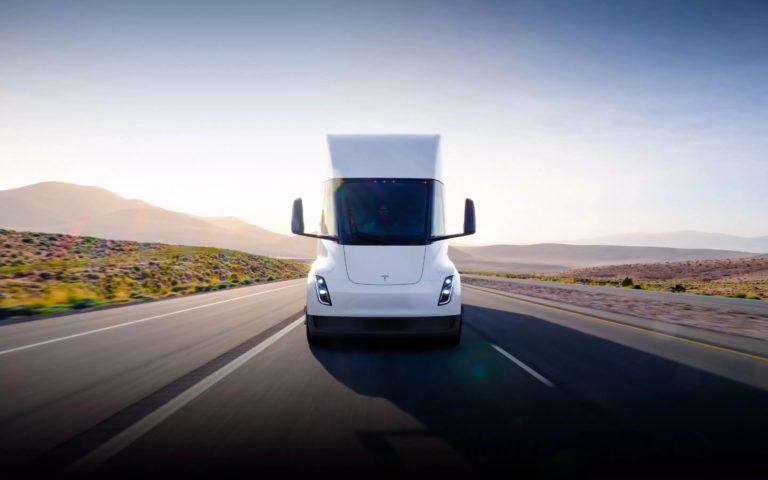 Tesla выпустит первый электрогрузовик в 2022 году: он проедет 800 км на одном заряде