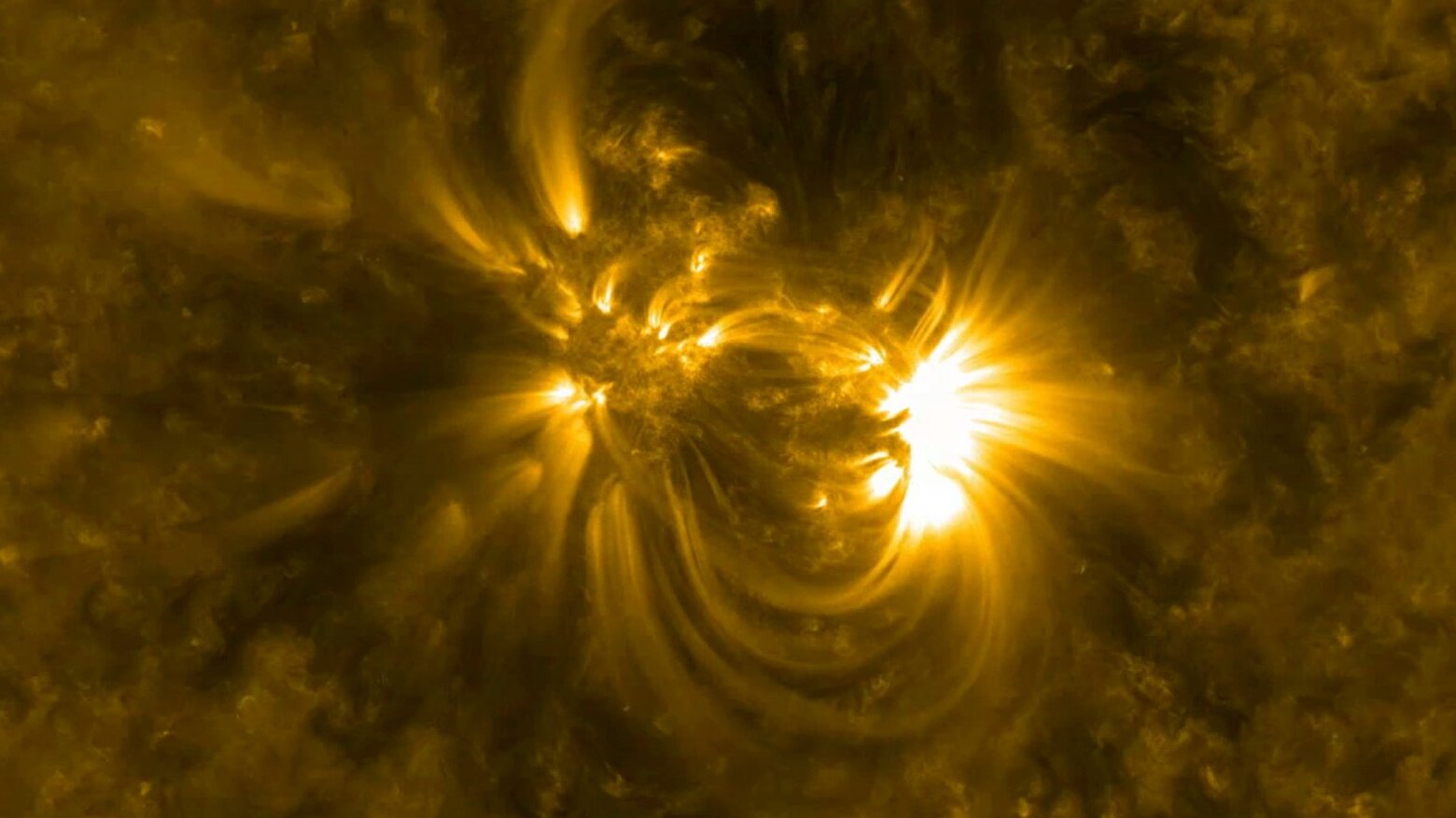 Солнечные бури в 2025 году. Вспышки на солнце. Магнитная буря. Солнце в космосе. Радиосигналы солнца.