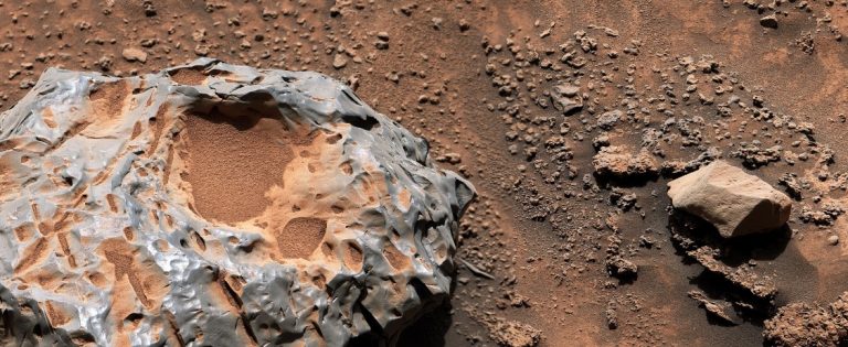 Необычный метеорит нашли на Марсе: он отличается от остальных