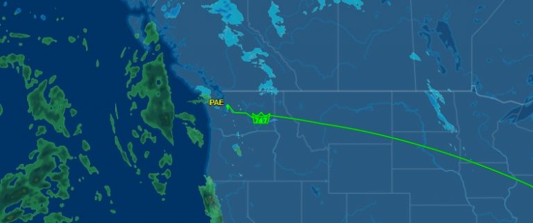 Пилоты попрощались с Boeing-747, оставив особое послание в воздухе