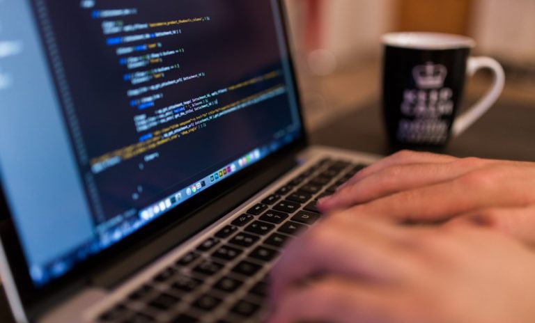 Краткосрочные интенсивы по программированию: как они влияют на трудоустройство в ИТ