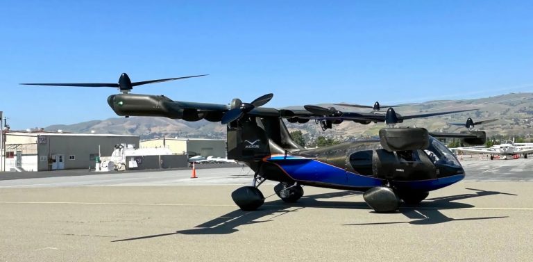 Посмотрите на eVTOL-трансформер, который может двигаться по дорогам и летать