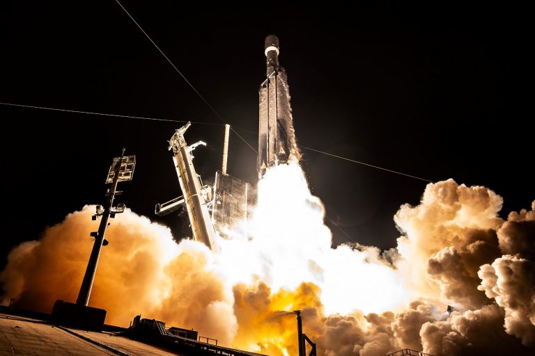 Ракета SpaceX вывела на орбиту самый тяжелый спутник связи