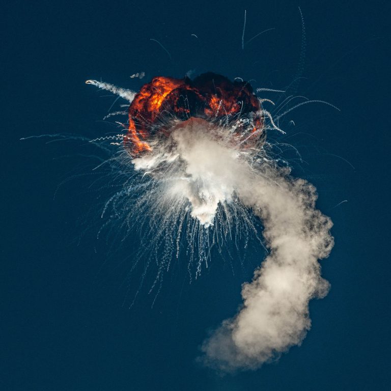 Ракета Космических сил США пробила дыру в ионосфере: опасно ли это