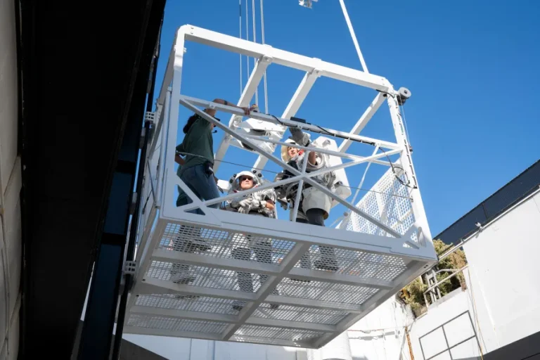 НАСА тестирует лифт до Луны от SpaceX