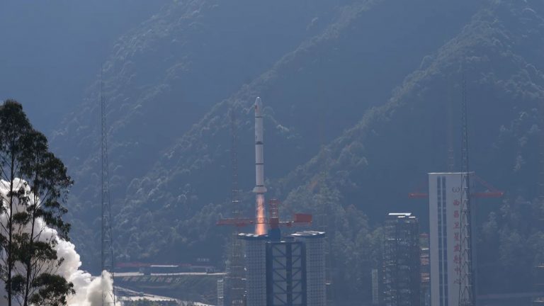 Китай вывел на орбиту рентгеновский телескоп, который работает как глаз лобстера
