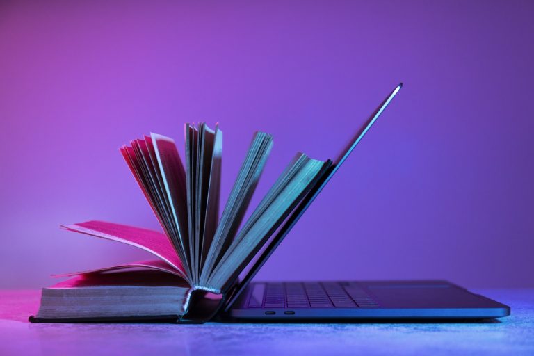 Психологическая устойчивость и маркетплейсы. Как будет развиваться EdTech в 2024 году