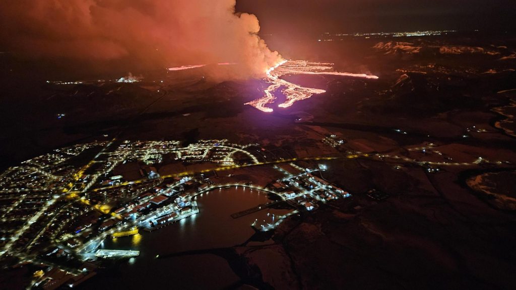 Вулкан в Исландии извергается в четвертый раз за три месяца