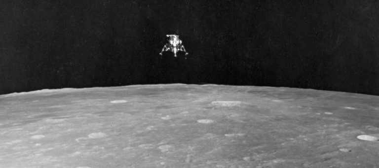 Почему высадка на Луну такая сложная: история миссий «Аполлон»