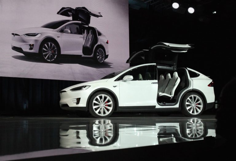 Хакеры угнали автомобиль Tesla, используя дешевое легальное оборудование