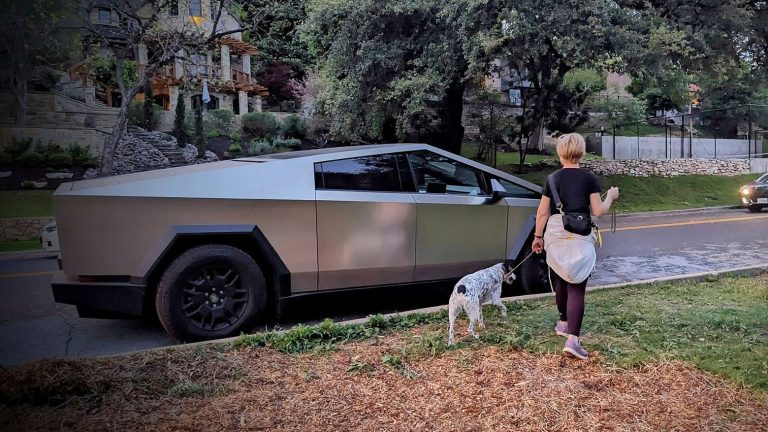 Tesla отзывает проданные пикапы Cybertruck из-за неисправности