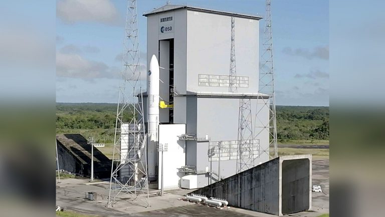Опубликовано видео подготовки ракеты Ariane 6 к запуску