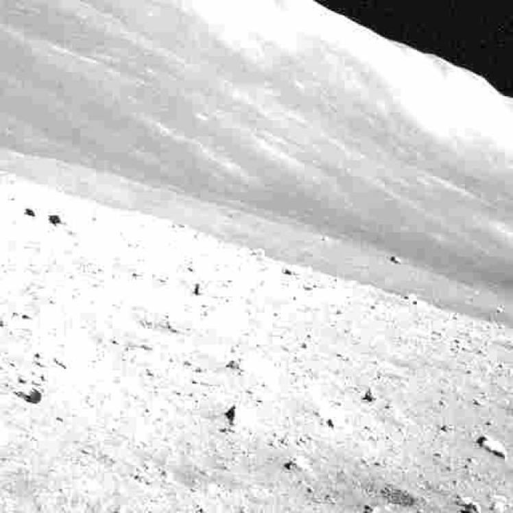 Японский модуль пережил третью ночь на Луне и сделал фото: инженеры не понимают, как он справился