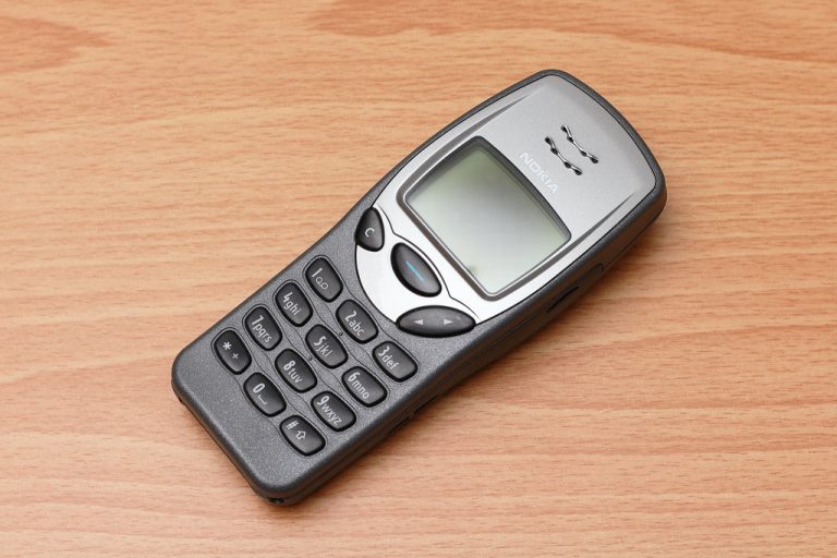 Посмотрите на обновленную Nokia 3210: что умеет этот гаджет