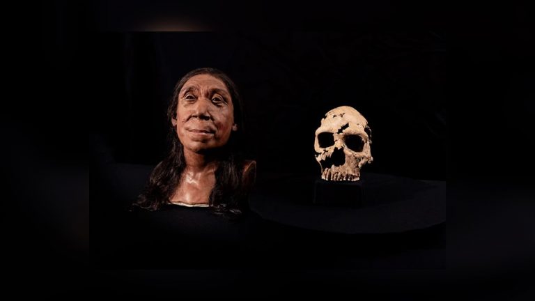Ученые показали лицо женщины, которая жила 75 000 лет назад
