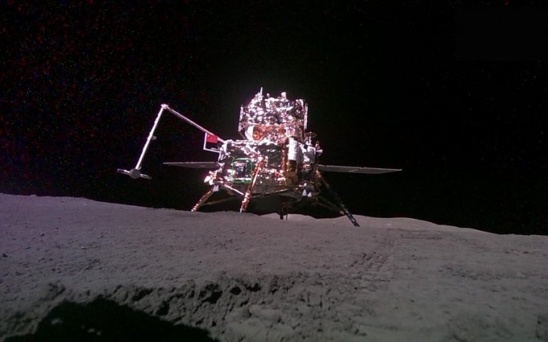 «Чанъэ-6» обнаружил отрицательные ионы, которые солнечный ветер создает на Луне
