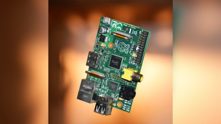 Одноплатный компьютер Raspberry Pi 5 теперь можно оснастить ИИ