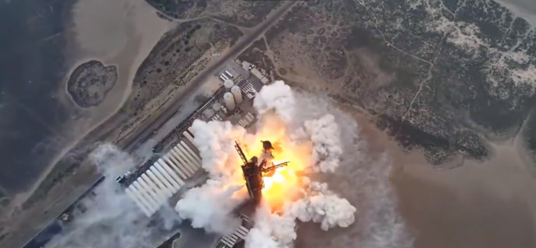SpaceX отправила гигантскую ракету в четвертый испытательный полет