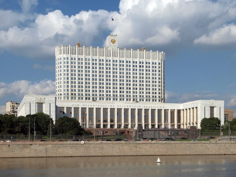 «Гос GPT» разрабатывают в России: ИИ переведет язык чиновников на обычный