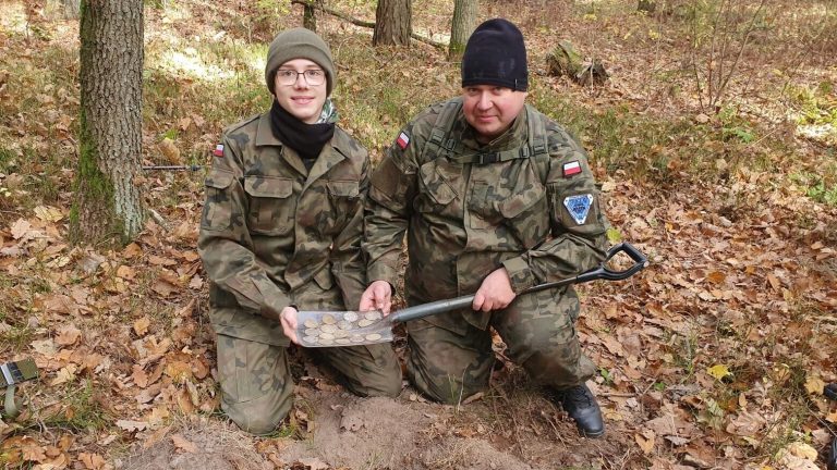 Археологи-любители из Польши нашли военный клад, спрятанный в XVII веке