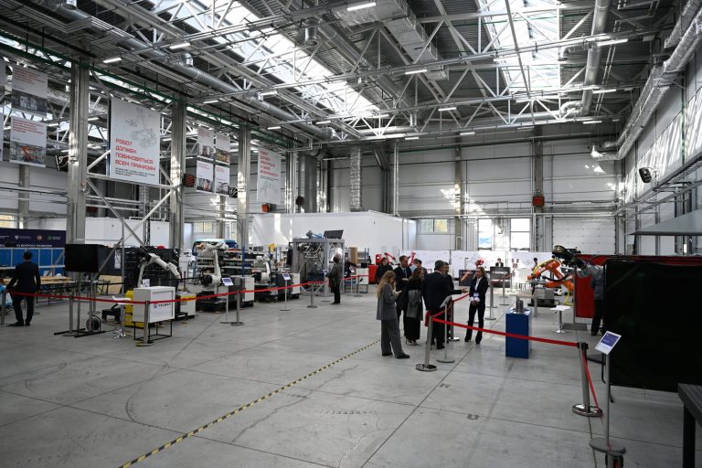 Стартовал конкурс на открытие центра развития промышленной робототехники