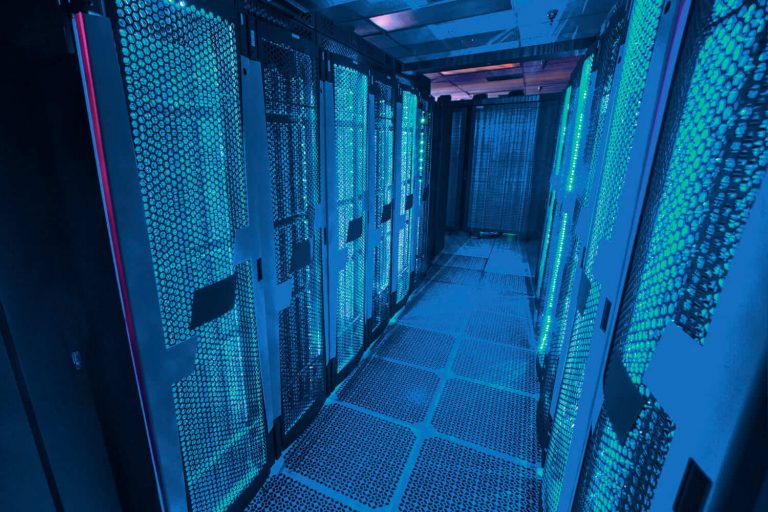 OpenAI и Oracle инвестируют четверть российского ВВП в ЦОДы для ИИ
