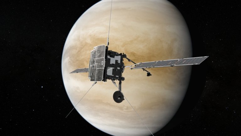 Solar Orbiter приблизится к Венере, чтобы подняться к полюсу Солнца