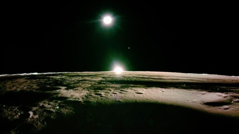 Прощальные кадры: лунный модуль сфотографировал закат на Луне