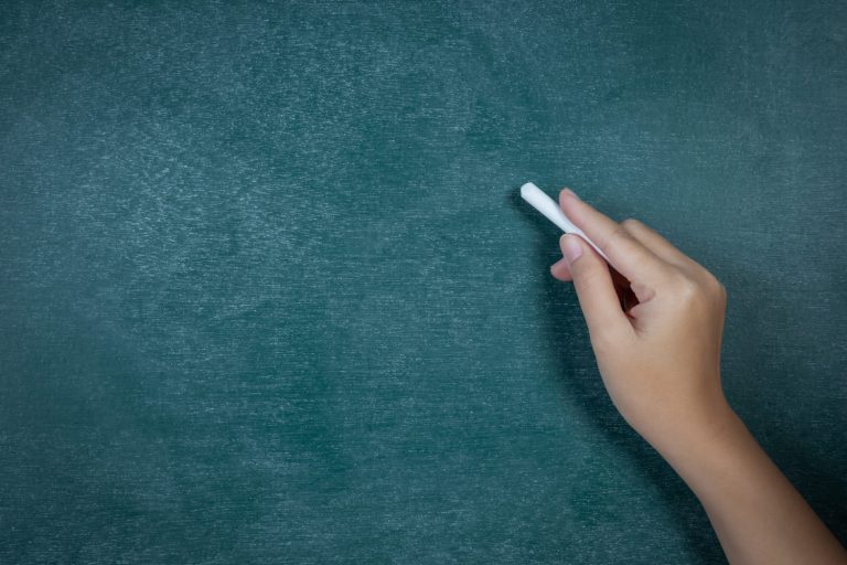 «Казнить нельзя помиловать»: запятые и точки влияют на точность работы ИИ