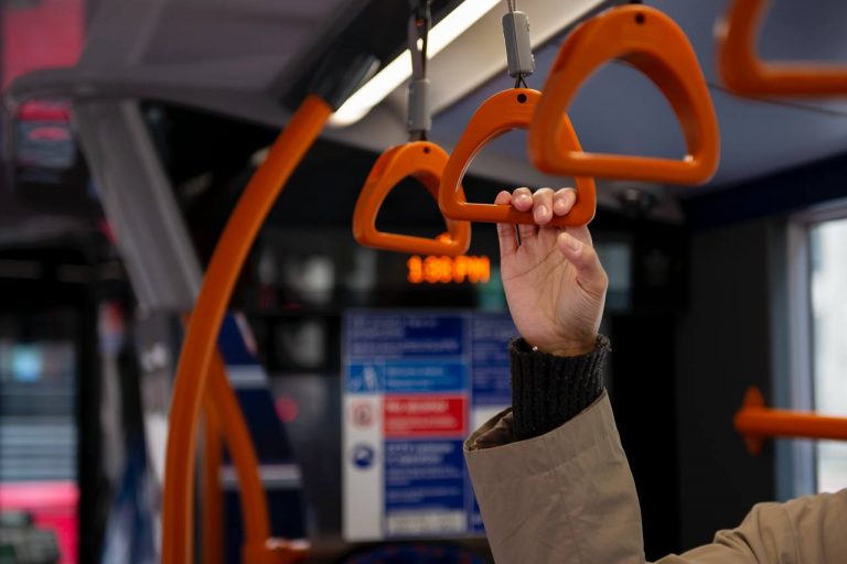 Новгородцы смогут оплатить «Яндекс Go» проезд автобусах