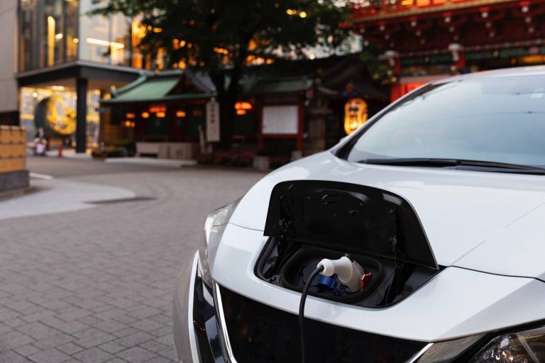 Автопилот Tesla не справился с пробегом через США: авария спустя 100 км