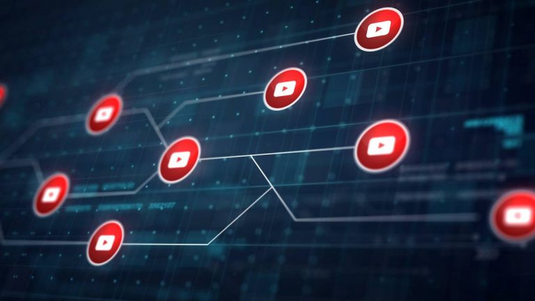 YouTube простит блогеров за фейки о COVID-19 и выборах
