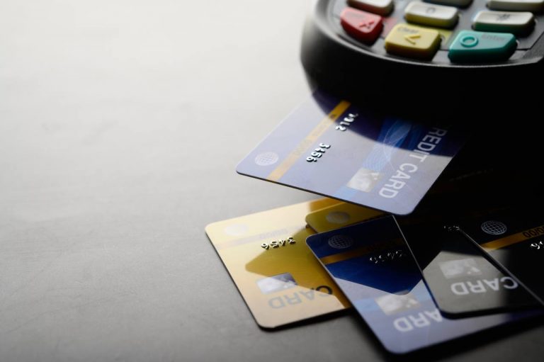 Что будет с картами Visa и MasterCard с истекшим сроком действия в России — официальный ответ ЦБ