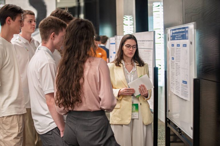 Топ научных работ конференции ICOMP 2025 и их значение для развития искусственного интеллекта