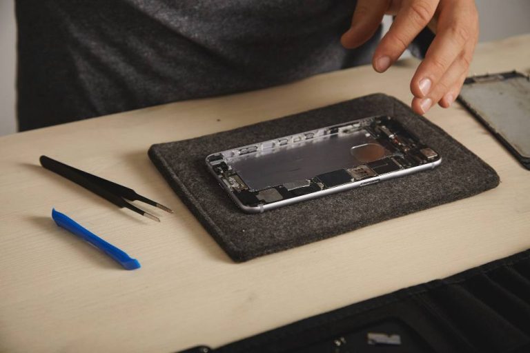 Блогер разобрал iPhone 17 и озвучил реальные цены на ремонт