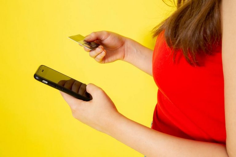 Россиянам перестанут выдавать иностранные SIM-карты