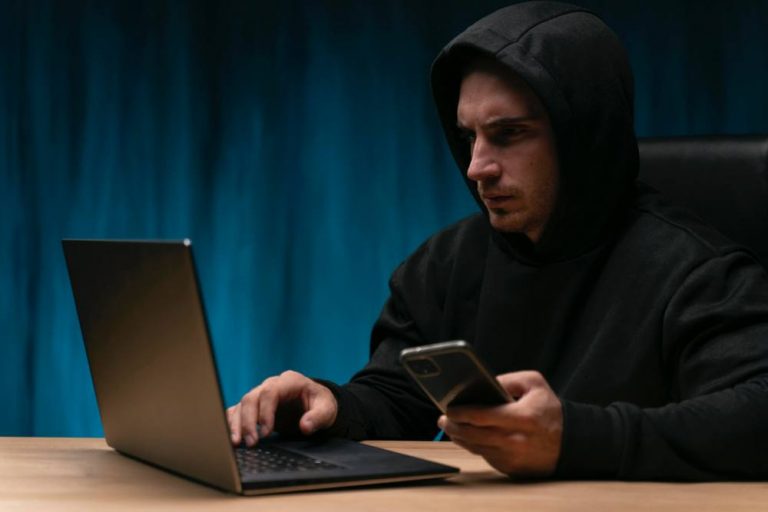 Мошенники украли у россиян 1,5 млрд рублей через легальное Android‑приложение