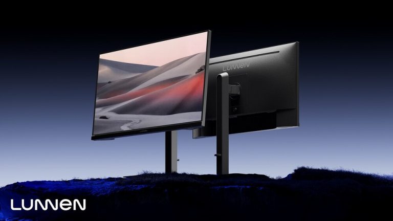 Свои мониторы с зарядкой для смартфонов и ноутбуков появились в России