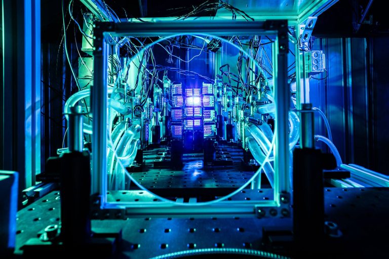 ИИ-сыр и другие инженерные открытия: как технологии меняли мир в 2025 году